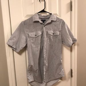 Casual short sleeve shirt small